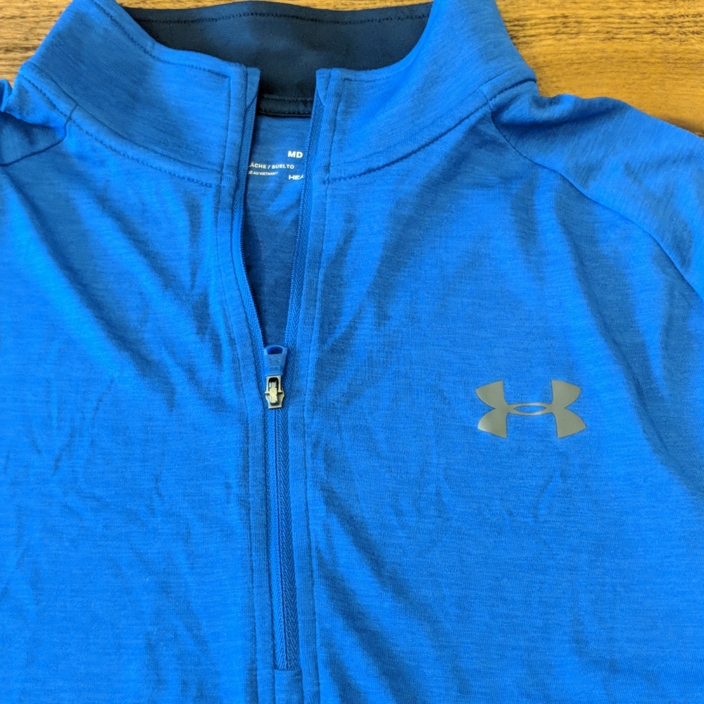 Under Armor men's blue pullover medium